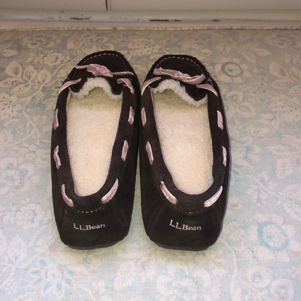 NWOT size 6 L.L bean moccasins